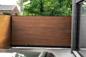 aluminium poort bekleed met thermoowood